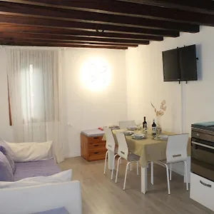 casa-elia.hotelinveneto.com/